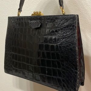 Palizzio alligator Vintage Handbag 👜
